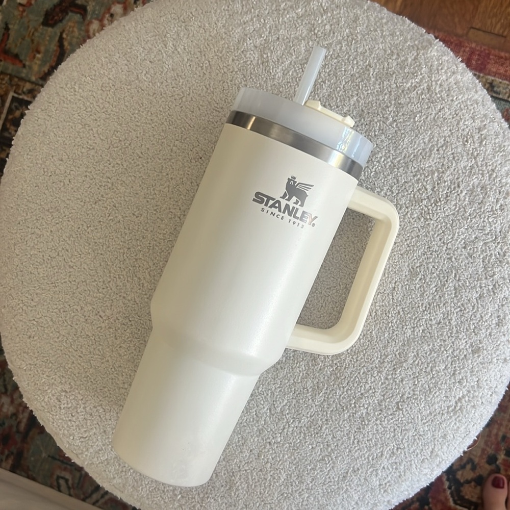 Stanley Cup // 40 oz Cream waterbottle